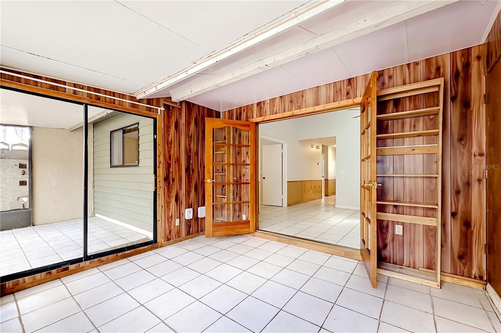 MONTGOMERY SQUARE - Residential