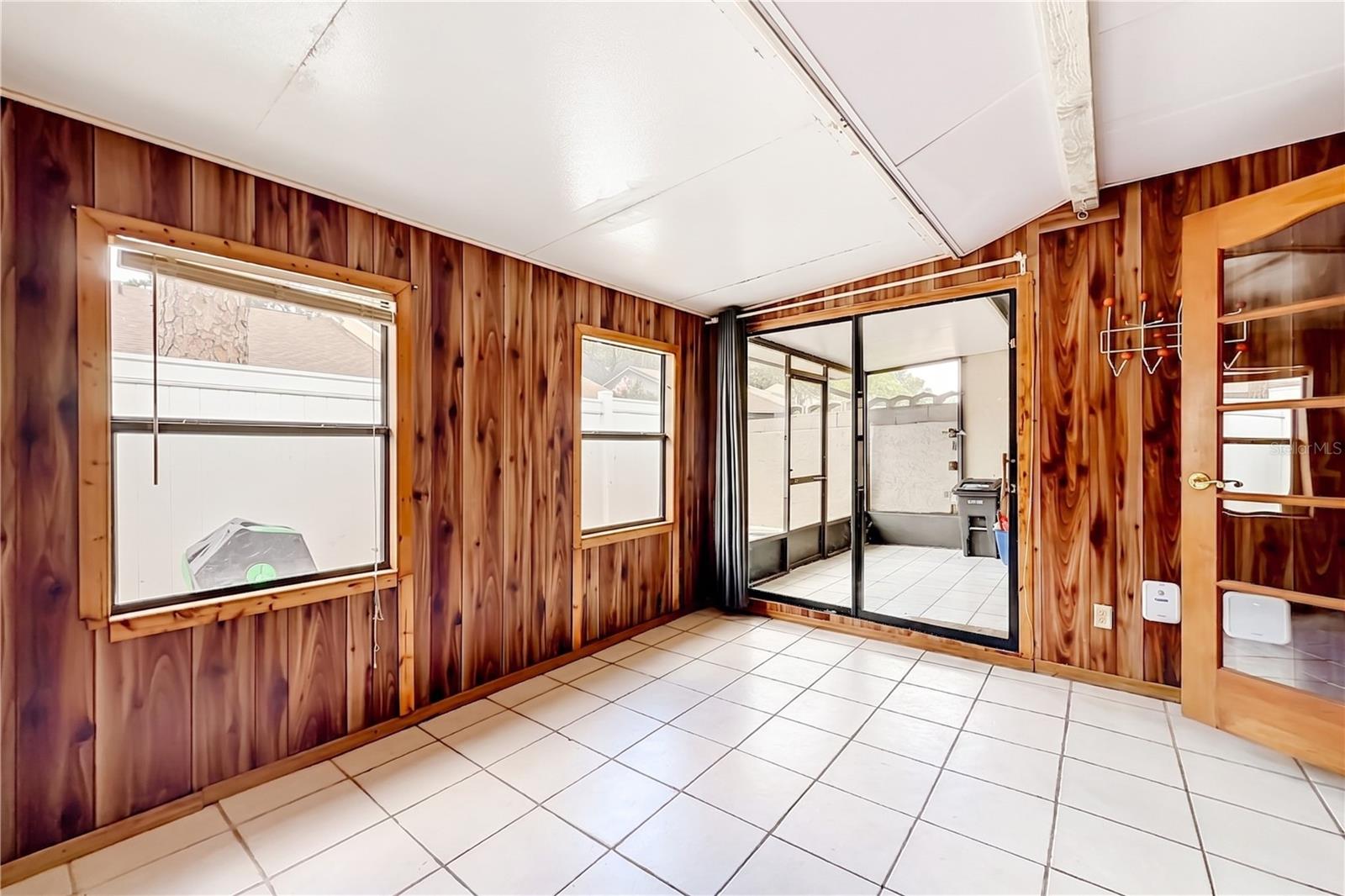 MONTGOMERY SQUARE - Residential