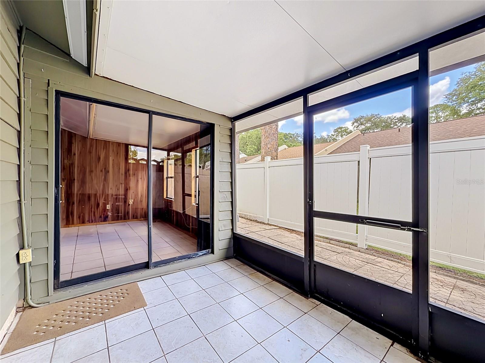 MONTGOMERY SQUARE - Residential