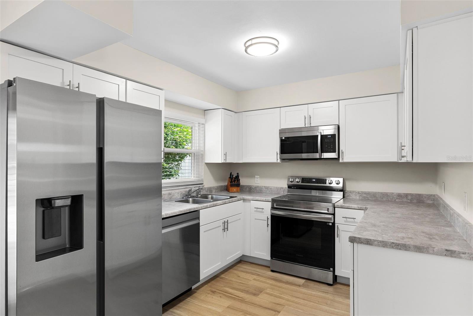 BAYSIDE MEADOWS-PHASE I - Residential