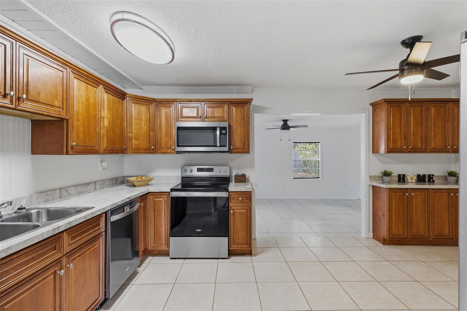 BREEZY HEIGHTS - Residential
