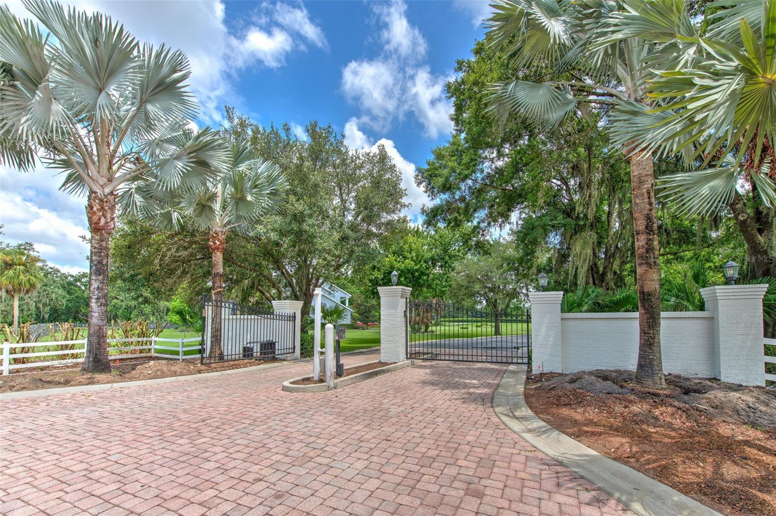 HAMMOCK OAKS RESERVE - Residential