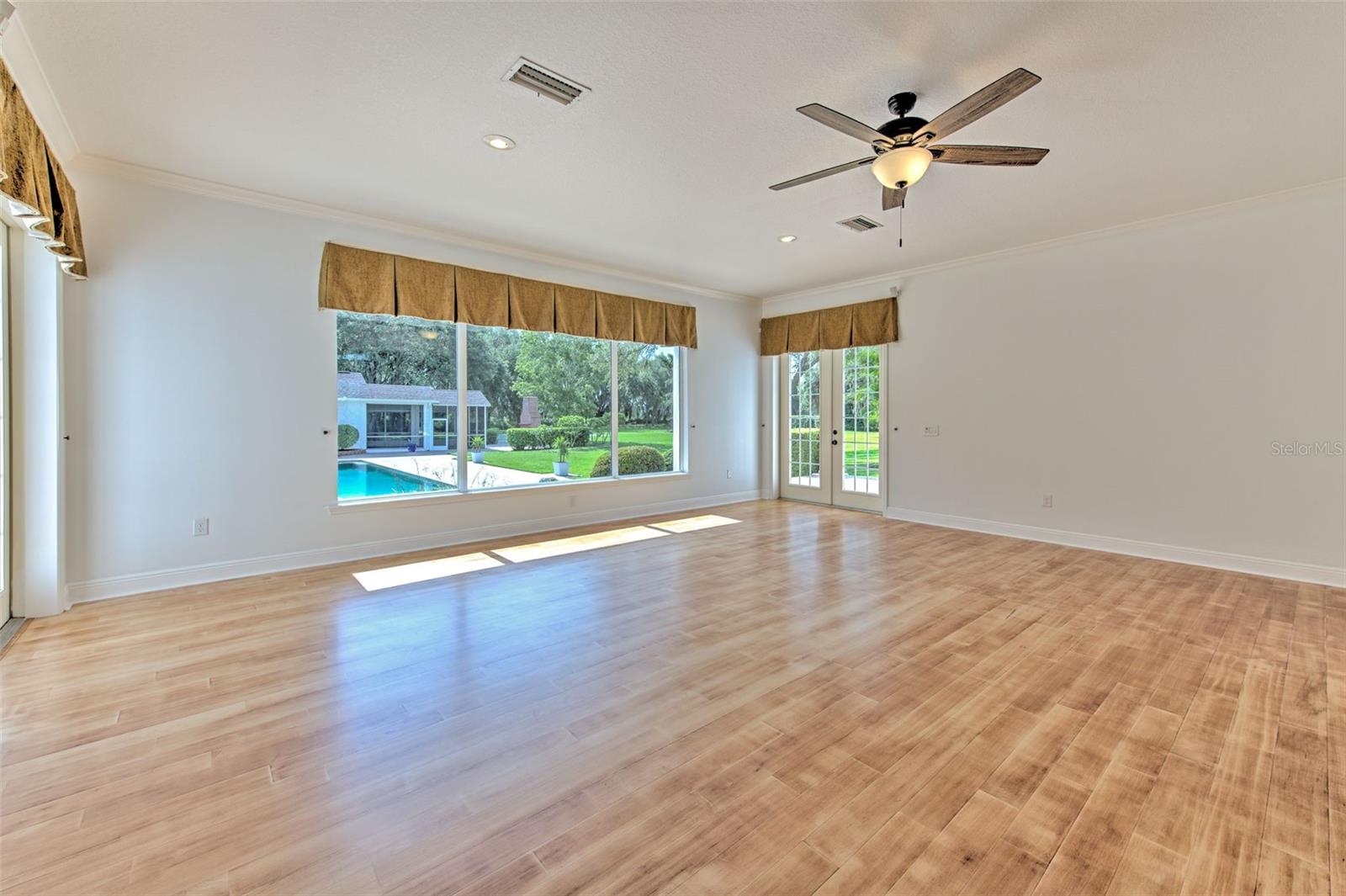 HAMMOCK OAKS RESERVE - Residential