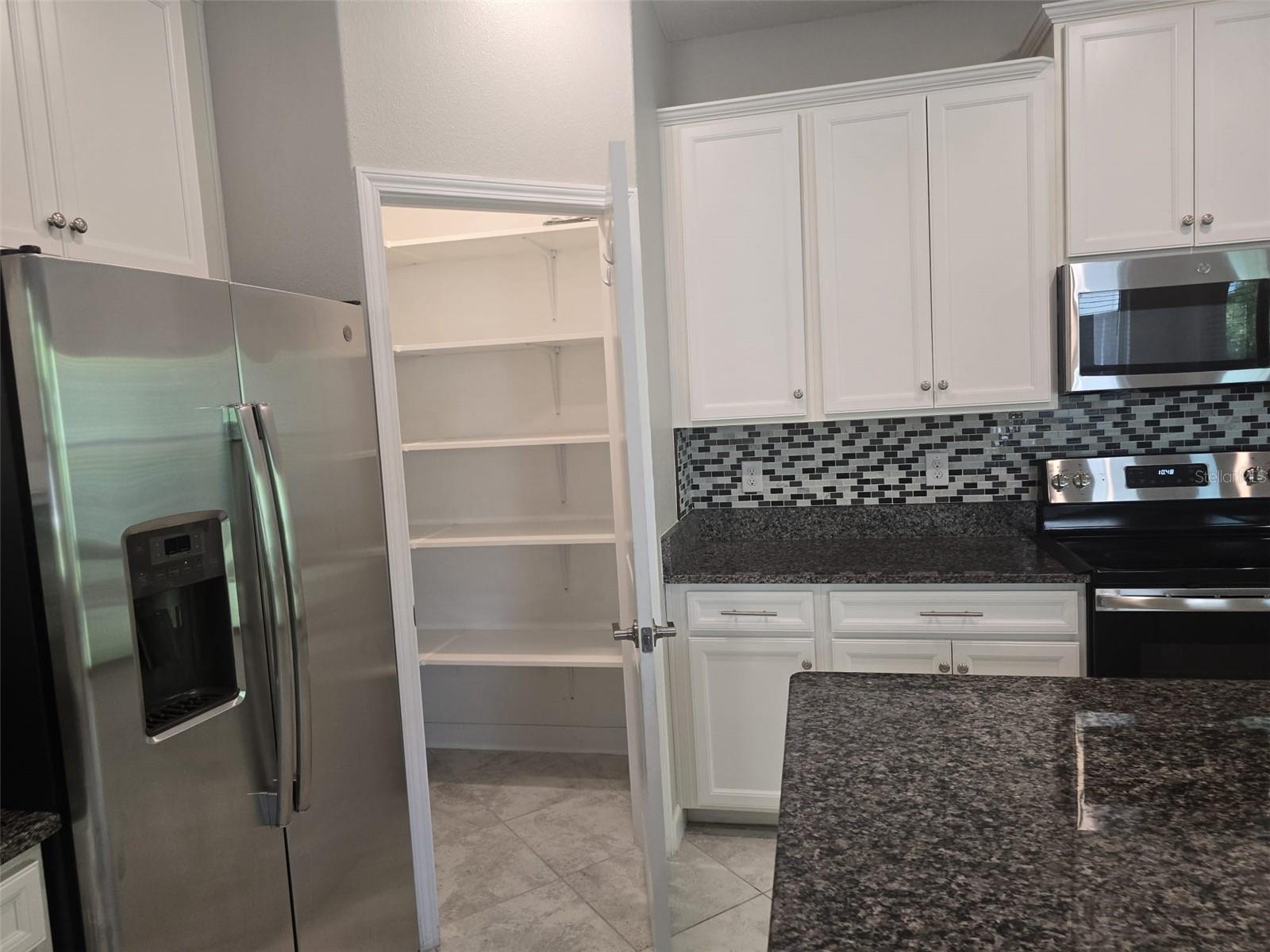 VERONA - Residential Lease