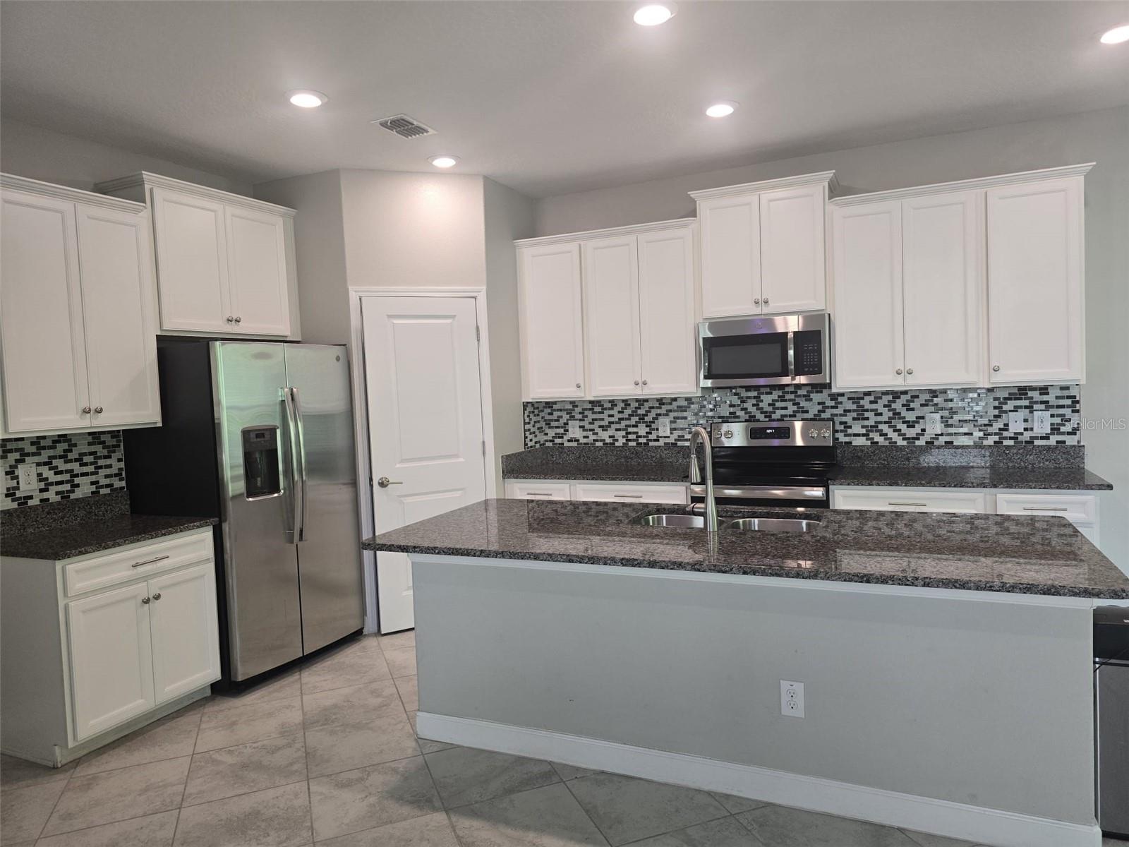 VERONA - Residential Lease