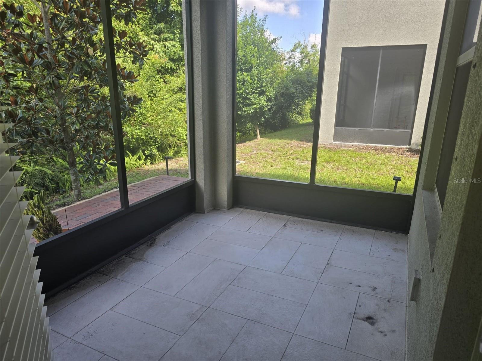 VERONA - Residential Lease