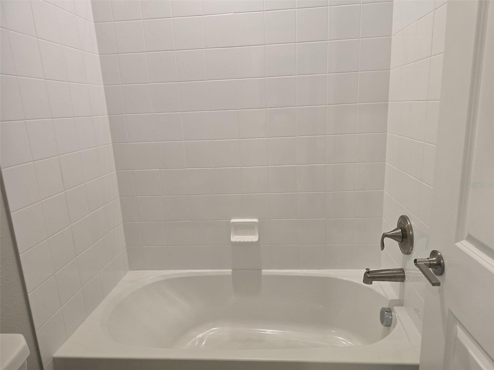 VERONA - Residential Lease