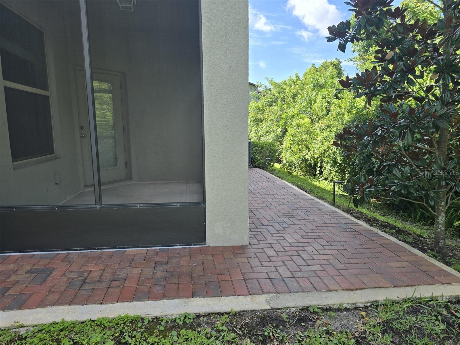 VERONA - Residential Lease