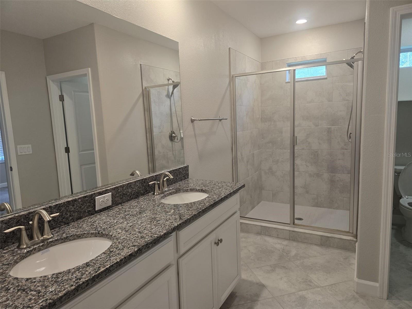 VERONA - Residential Lease