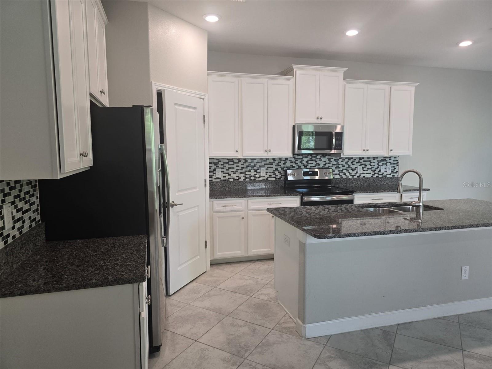 VERONA - Residential Lease
