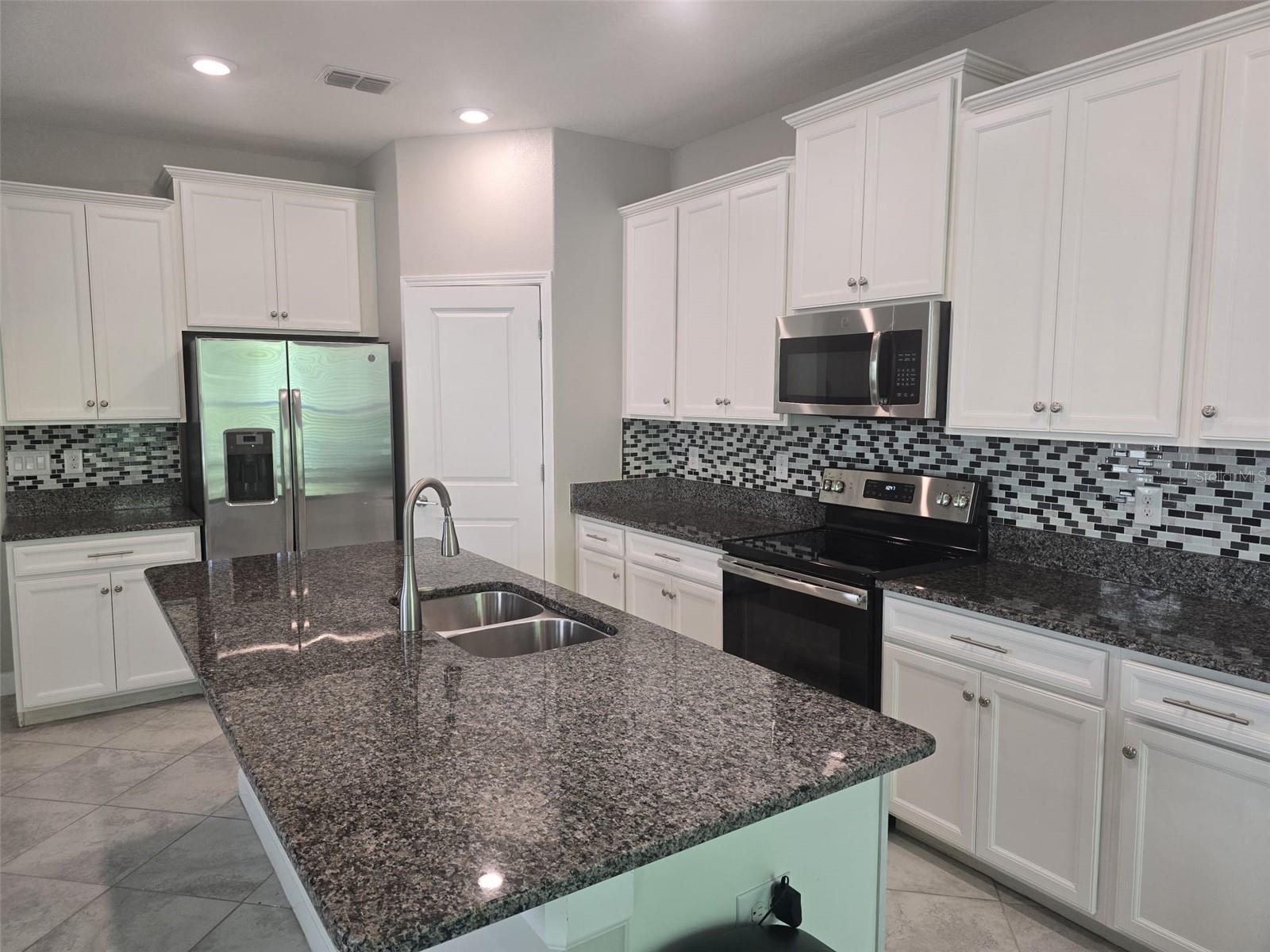 VERONA - Residential Lease
