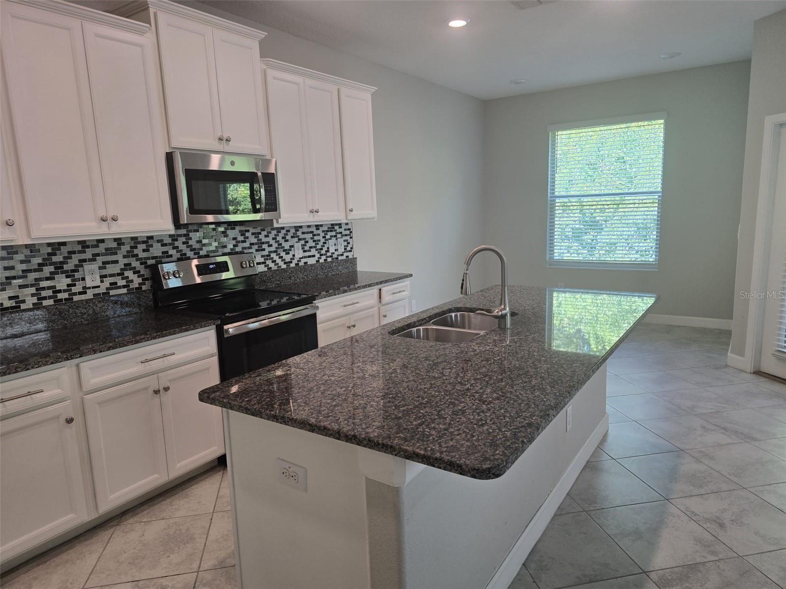 VERONA - Residential Lease
