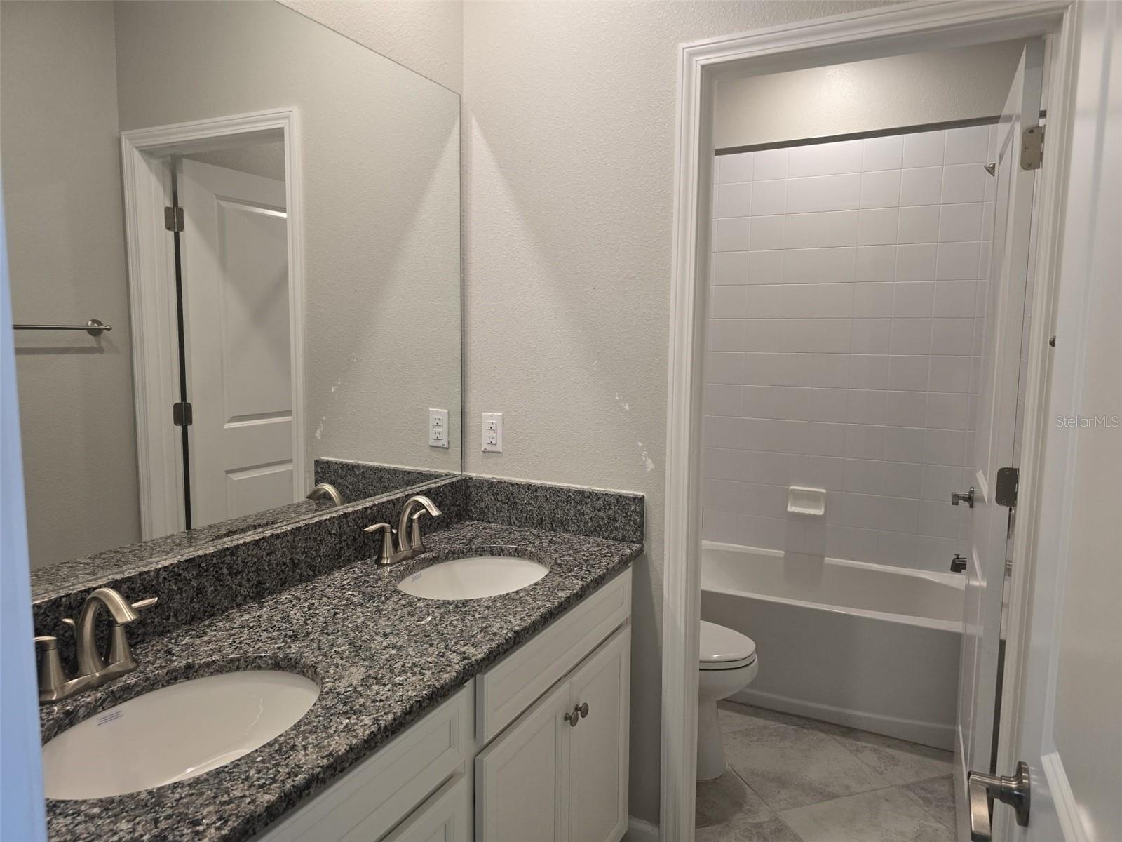 VERONA - Residential Lease