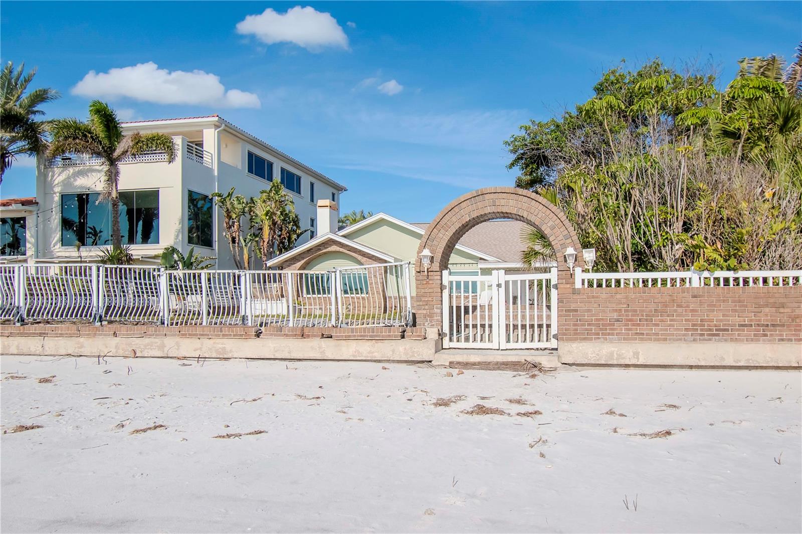 LONE PALM BEACH 1ST ADD - Residential