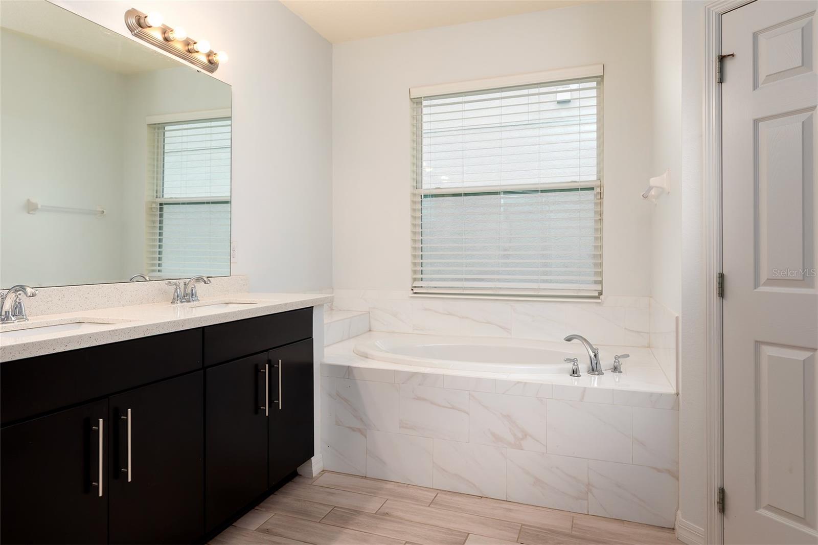 THORNBROOKE PH 4 - Residential Lease