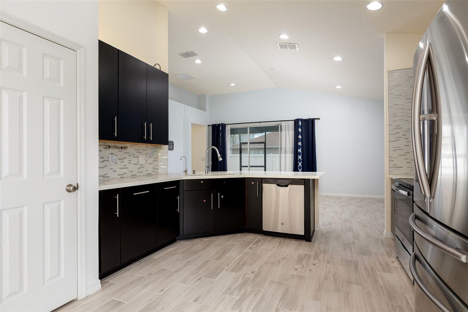 THORNBROOKE PH 4 - Residential Lease