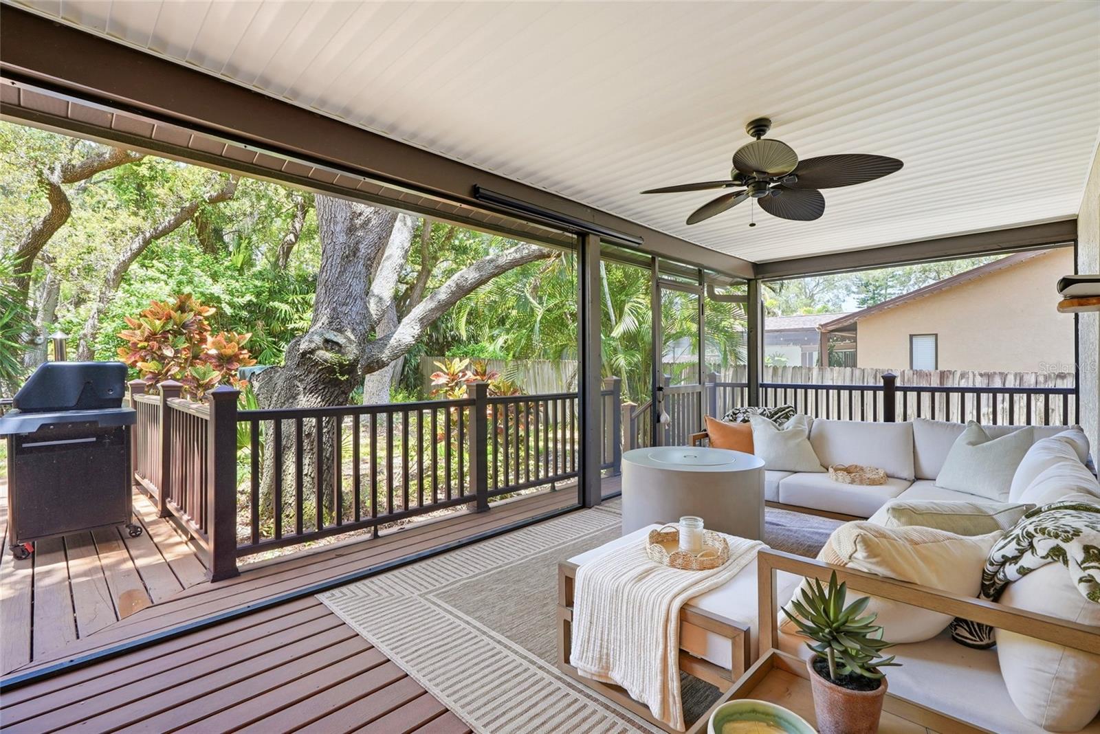 BAY WOODS-UNIT I - Residential