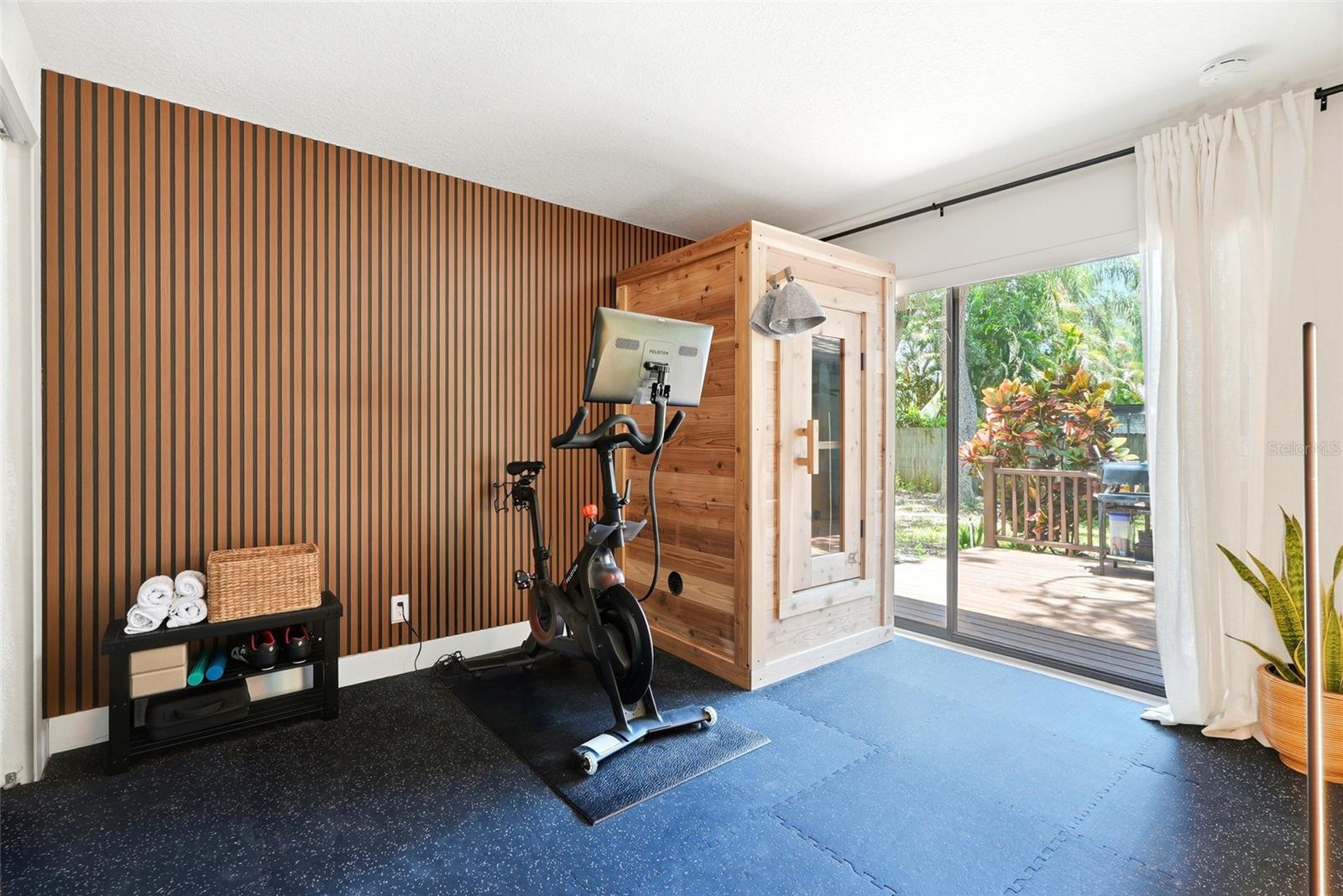 BAY WOODS-UNIT I - Residential