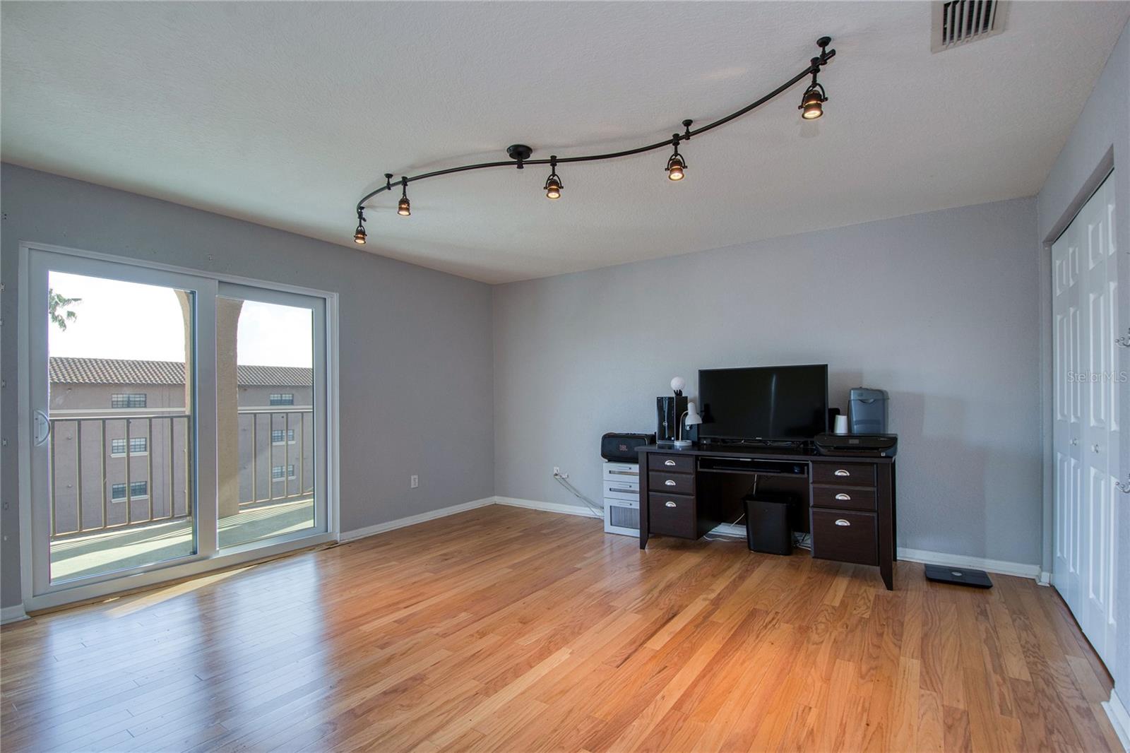 GOLFVIEW II CONDO - Residential Lease
