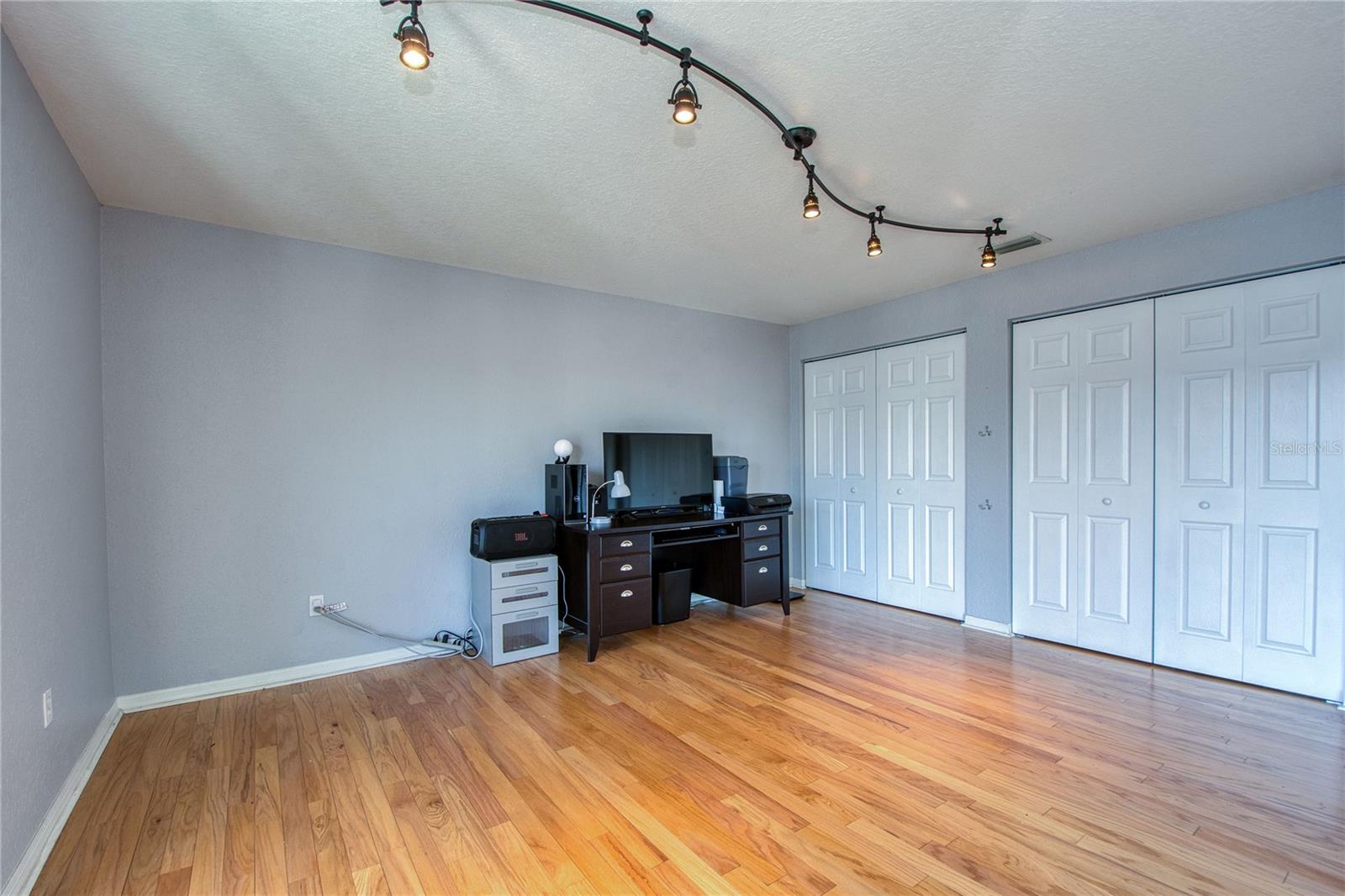 GOLFVIEW II CONDO - Residential Lease