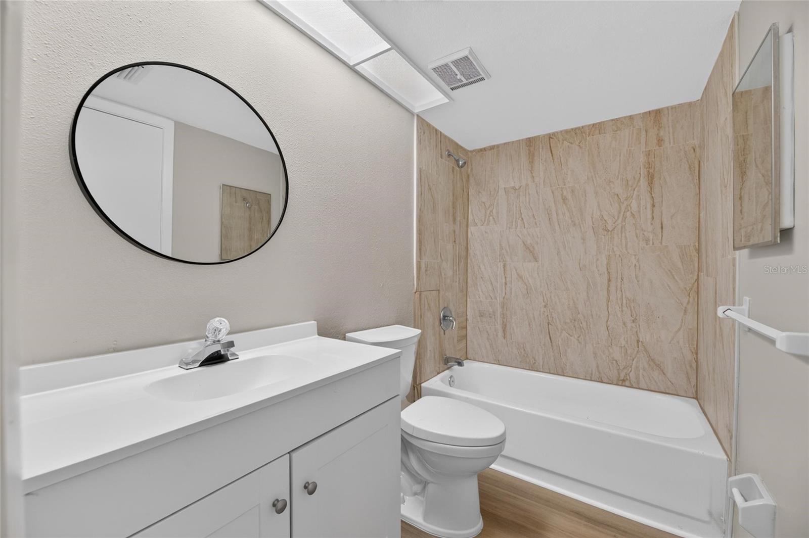 PINE GROVE CONDO AT BLOOMINGDALE - Residential