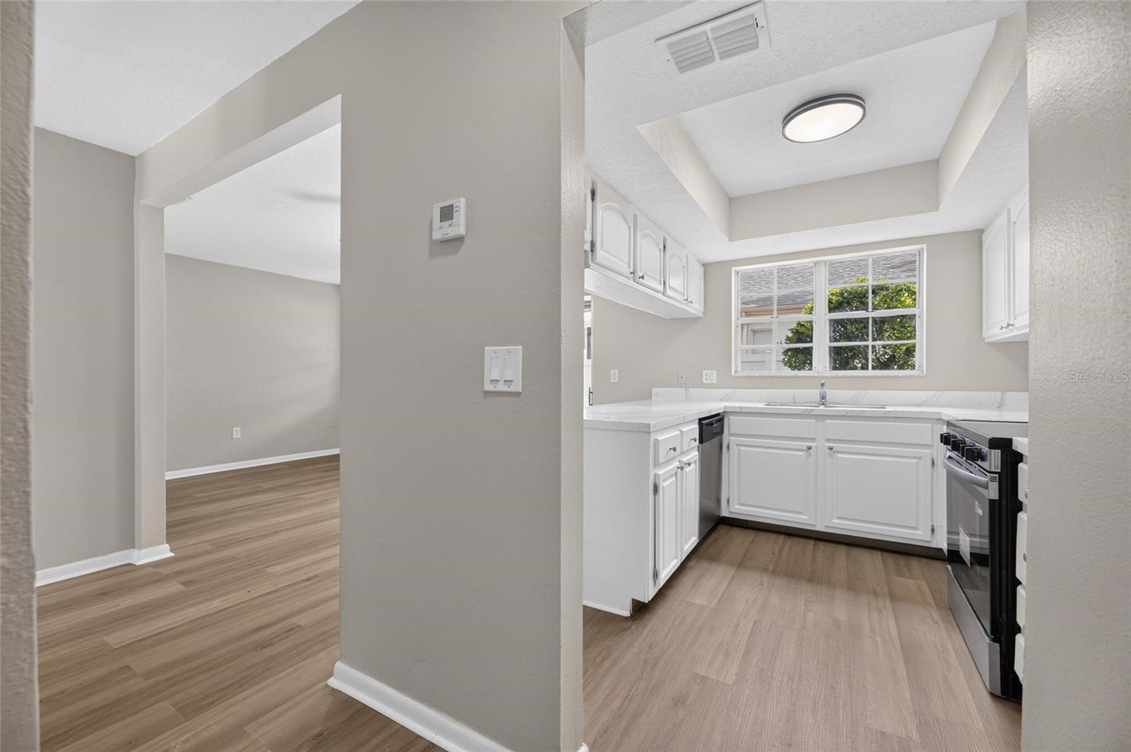 PINE GROVE CONDO AT BLOOMINGDALE - Residential