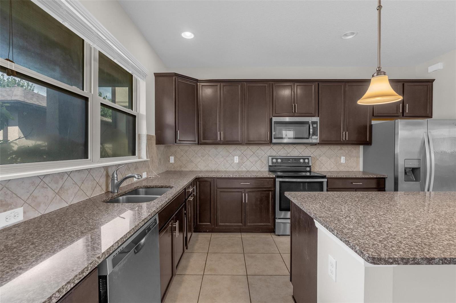 LAKEVIEW POINTE/HORIZON WEST P - Residential