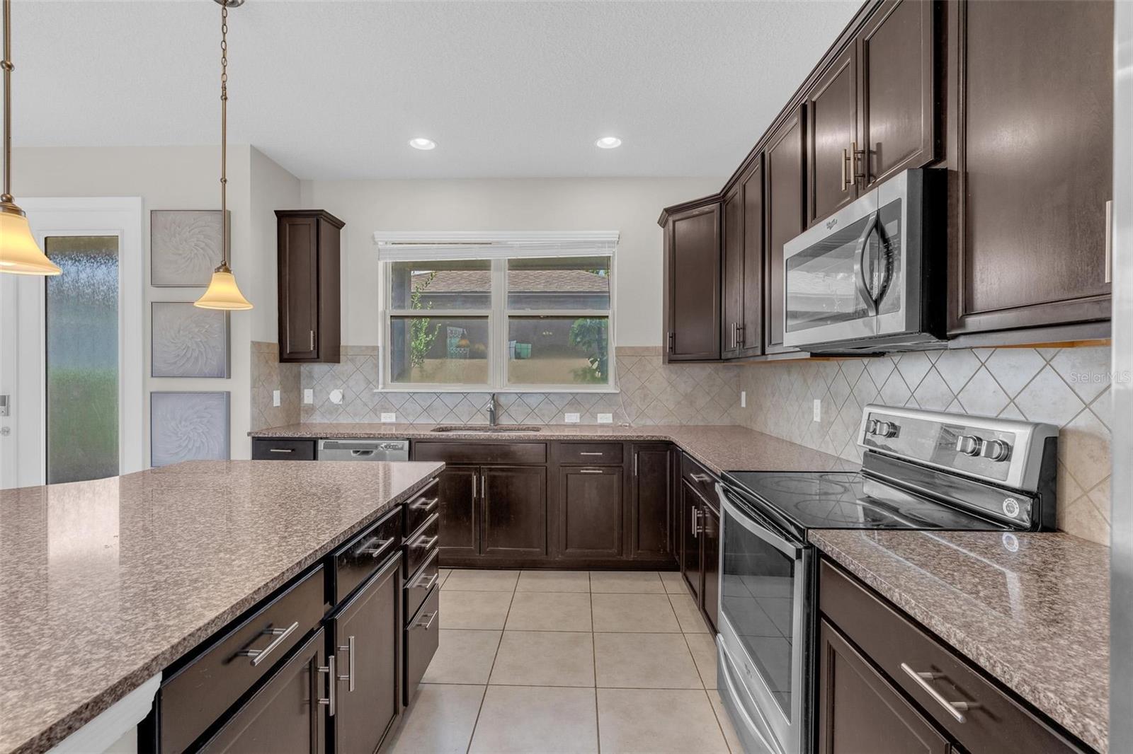 LAKEVIEW POINTE/HORIZON WEST P - Residential