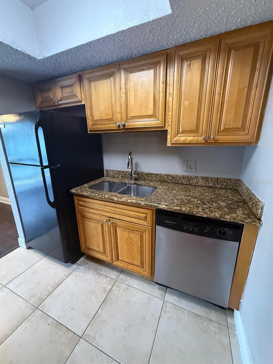 MILLENNIUM PALMS - Residential Lease