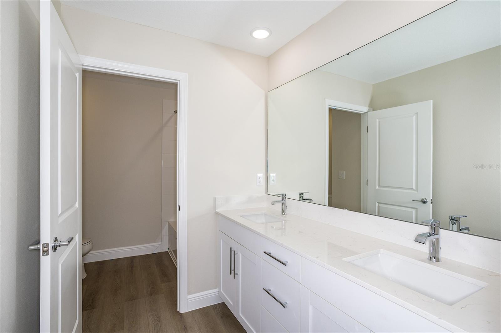PASADENA LANDING - Residential