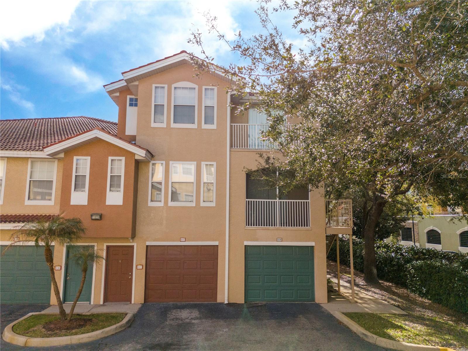 VILLANOVA AT HUNTERS CREEK CONDO - Residential Lease