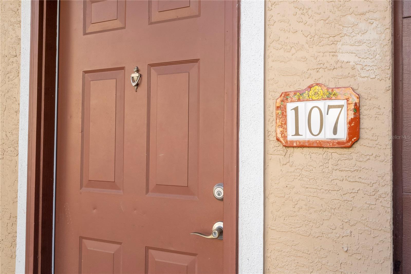 VILLANOVA AT HUNTERS CREEK CONDO - Residential Lease
