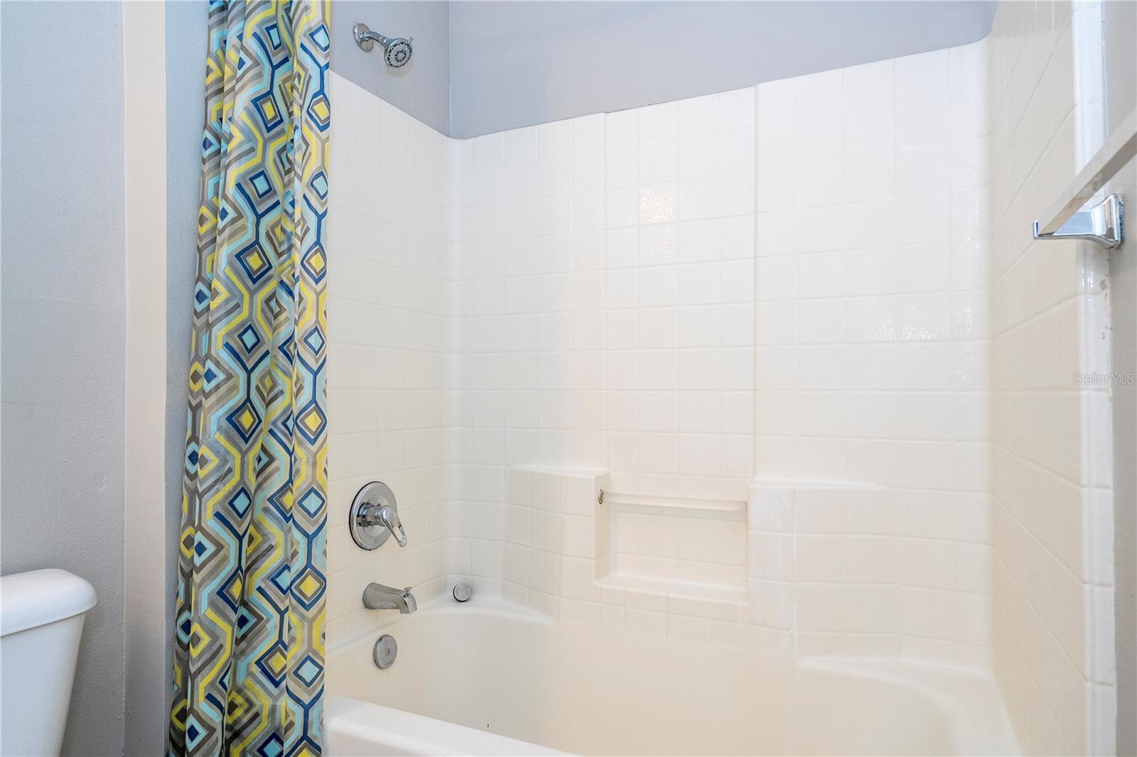 VILLANOVA AT HUNTERS CREEK CONDO - Residential Lease