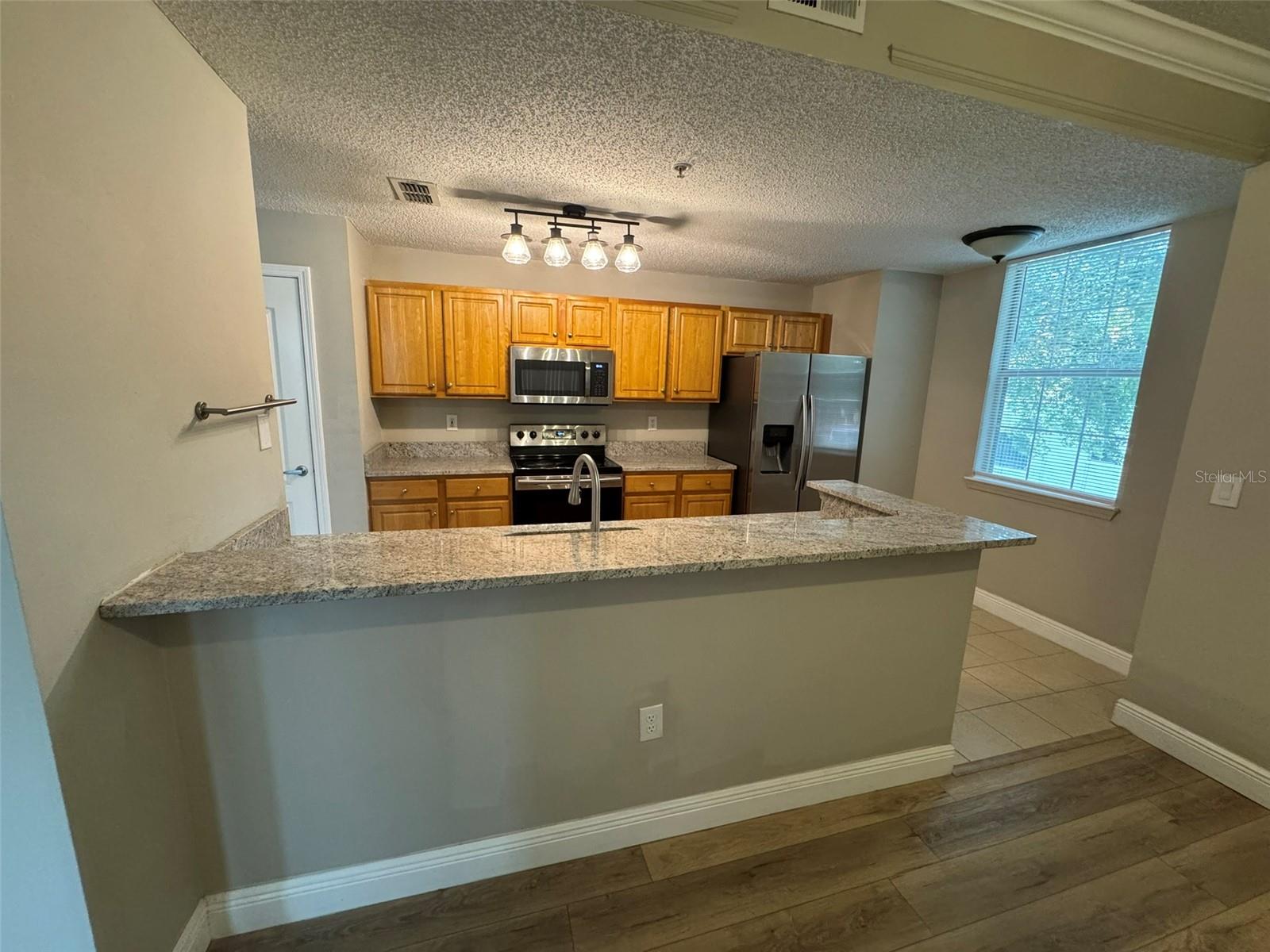 VILLANOVA AT HUNTERS CREEK CONDO - Residential Lease