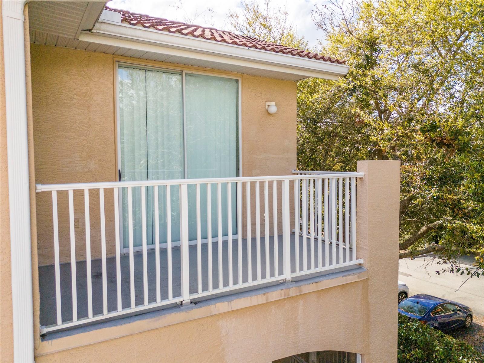 VILLANOVA AT HUNTERS CREEK CONDO - Residential Lease