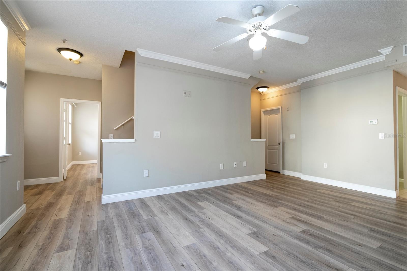 VILLANOVA AT HUNTERS CREEK CONDO - Residential Lease