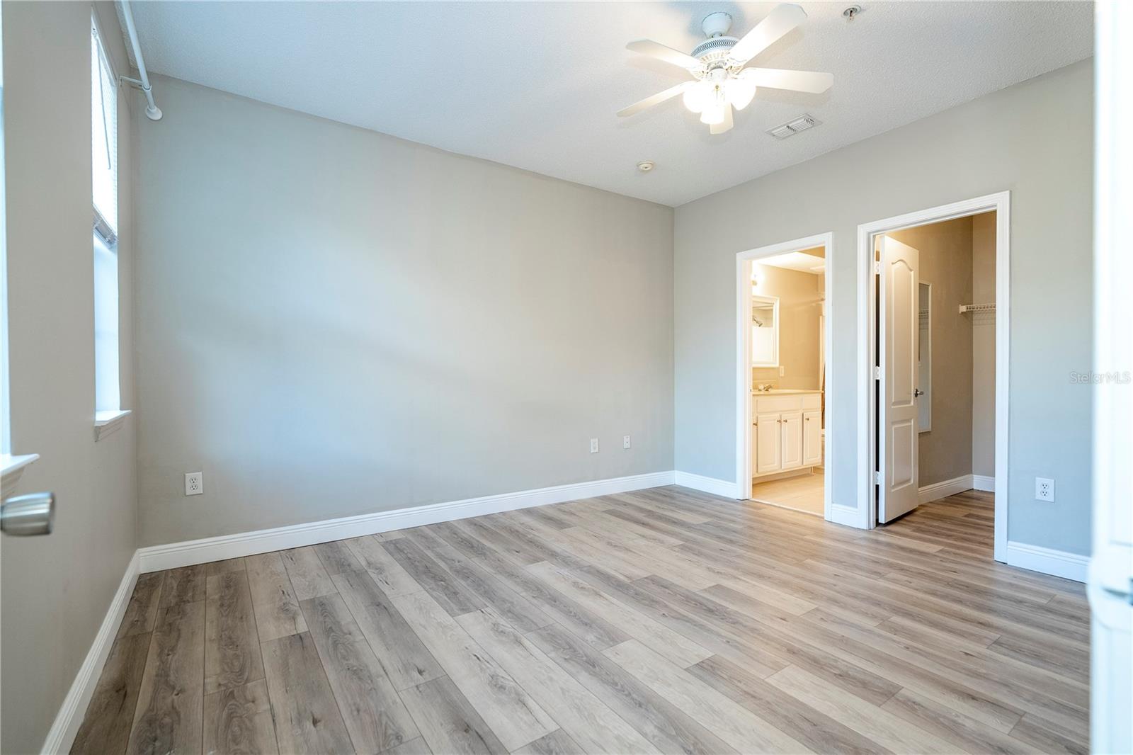 VILLANOVA AT HUNTERS CREEK CONDO - Residential Lease