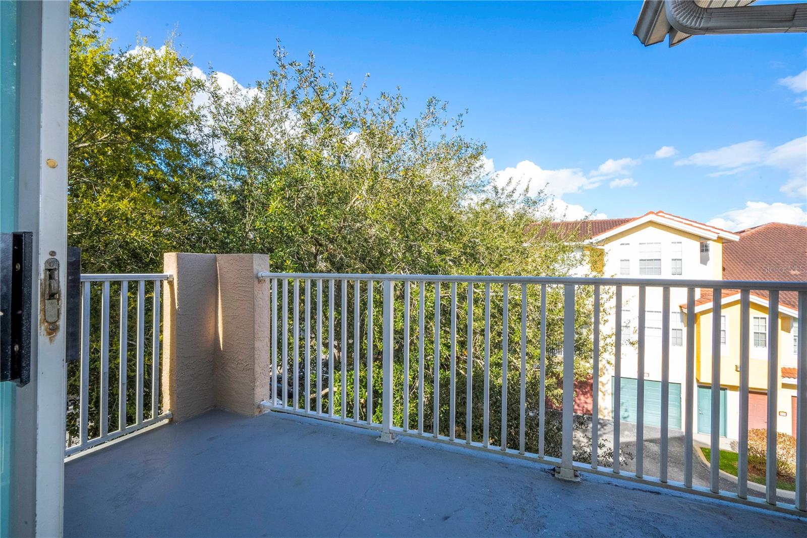 VILLANOVA AT HUNTERS CREEK CONDO - Residential Lease