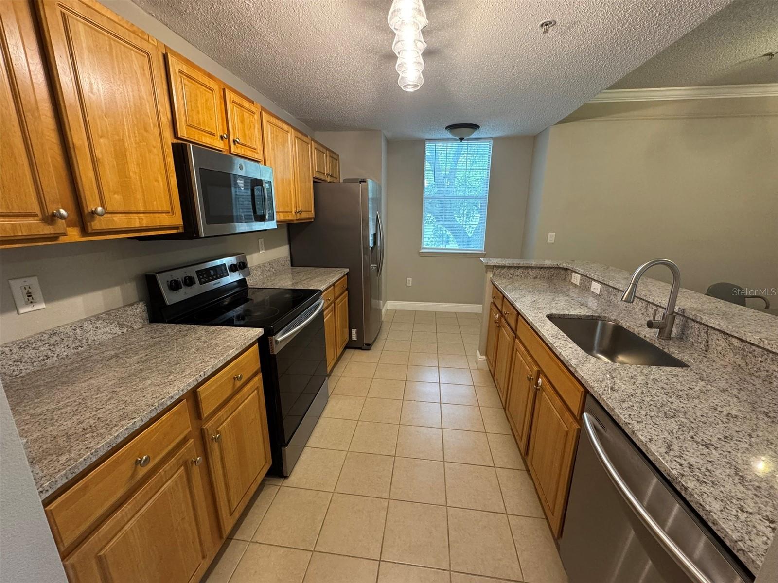 VILLANOVA AT HUNTERS CREEK CONDO - Residential Lease