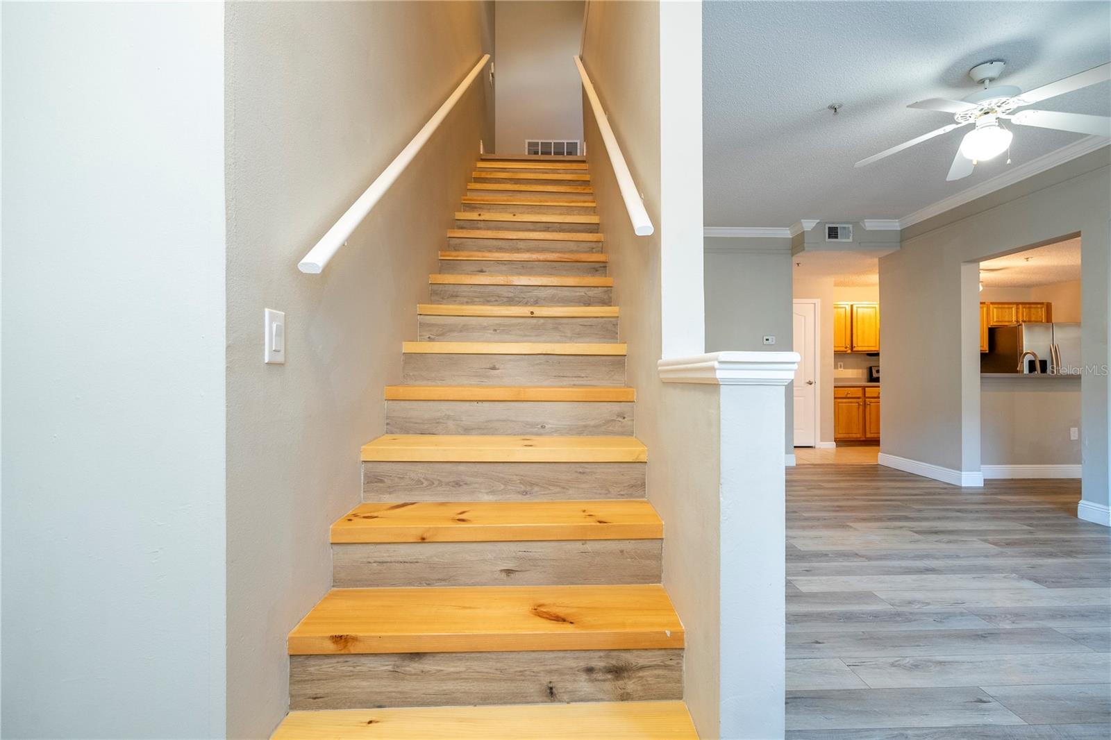 VILLANOVA AT HUNTERS CREEK CONDO - Residential Lease
