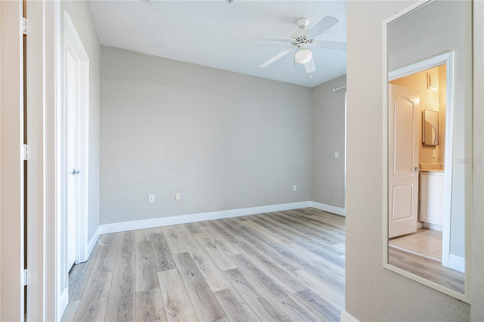 VILLANOVA AT HUNTERS CREEK CONDO - Residential Lease