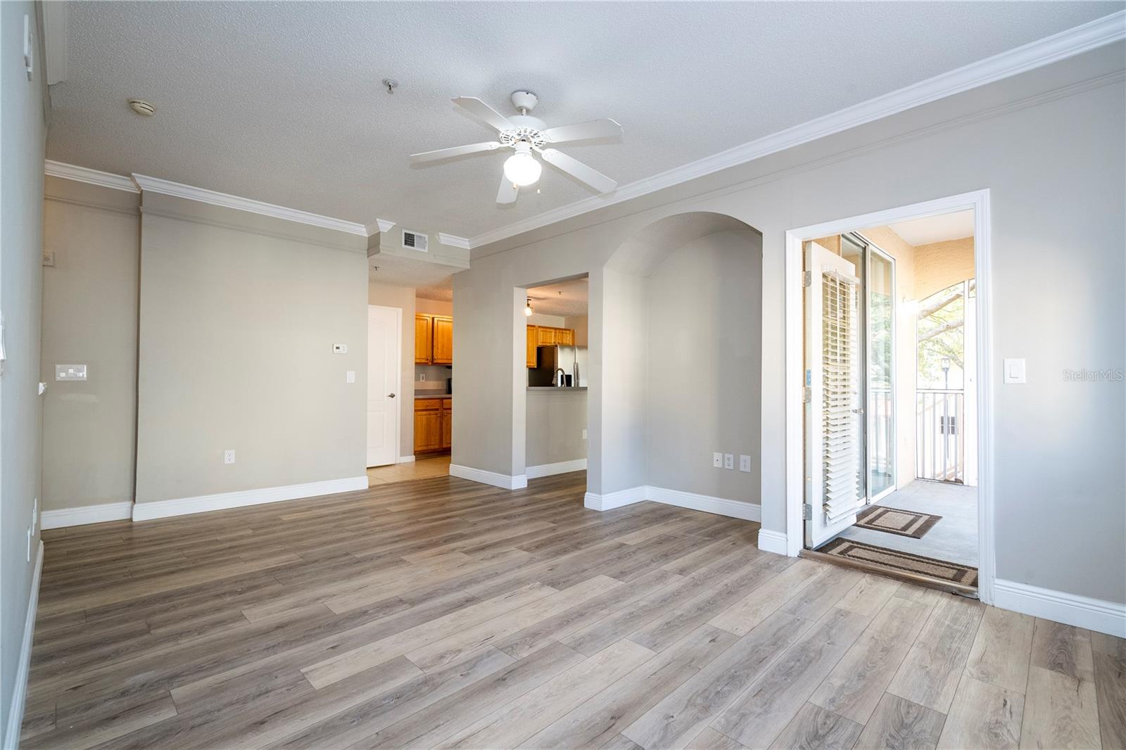 VILLANOVA AT HUNTERS CREEK CONDO - Residential Lease