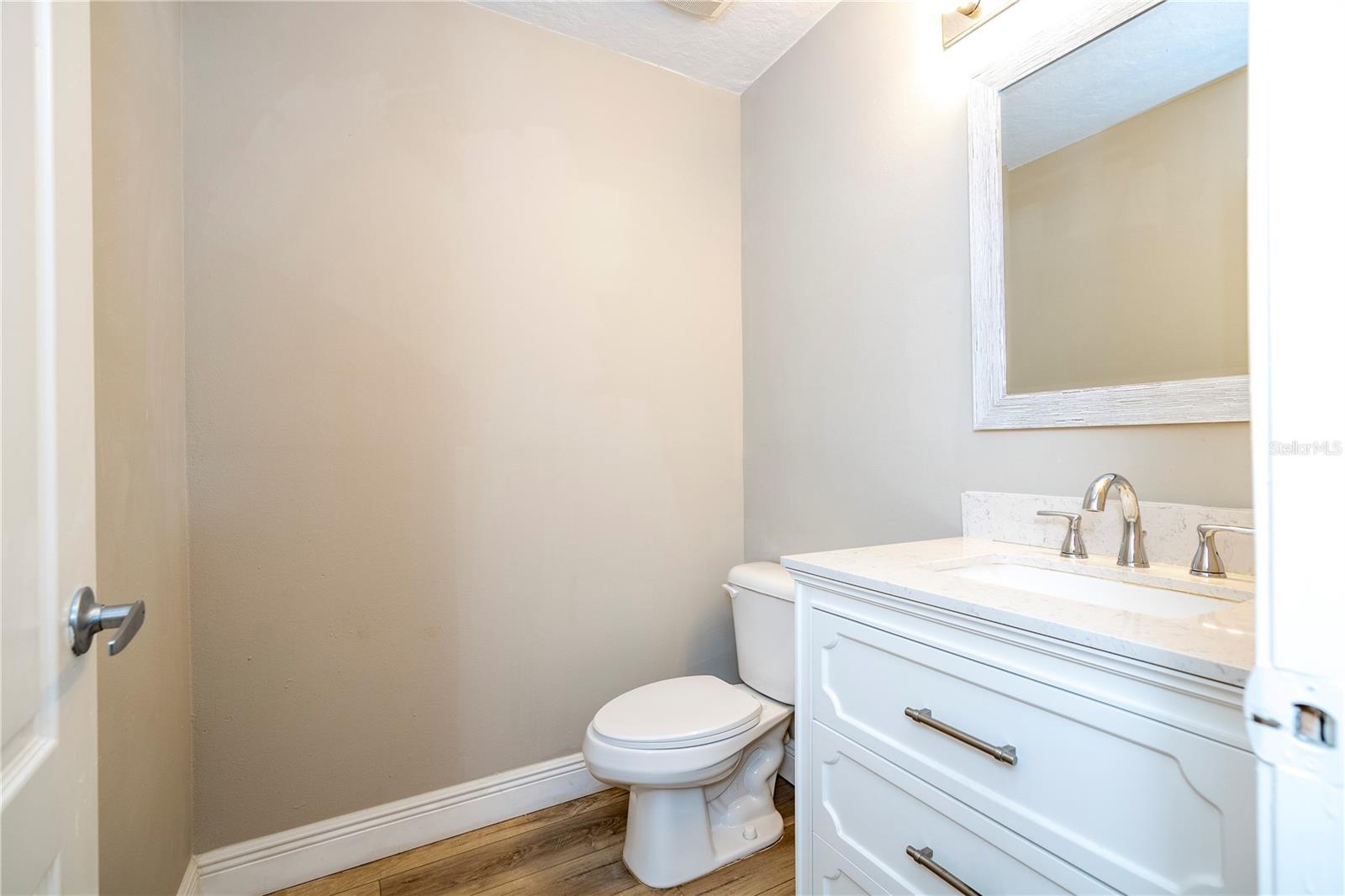 VILLANOVA AT HUNTERS CREEK CONDO - Residential Lease