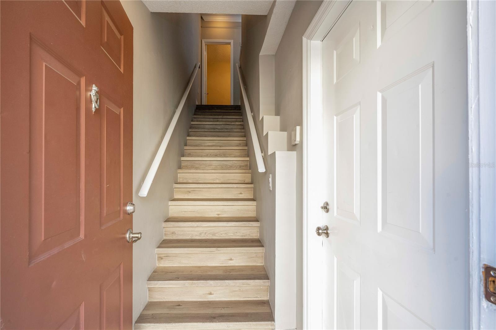 VILLANOVA AT HUNTERS CREEK CONDO - Residential Lease