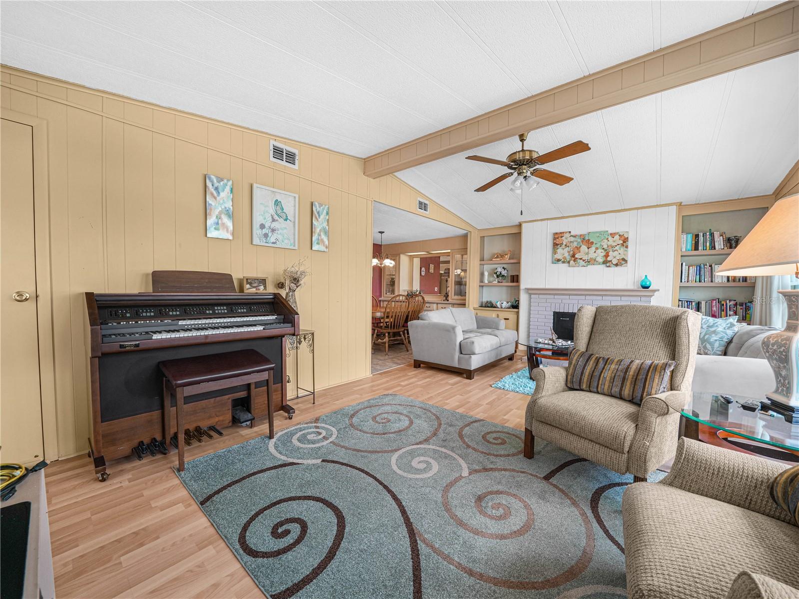 FOXWOOD LAKE ESTATES PH 01 - Residential