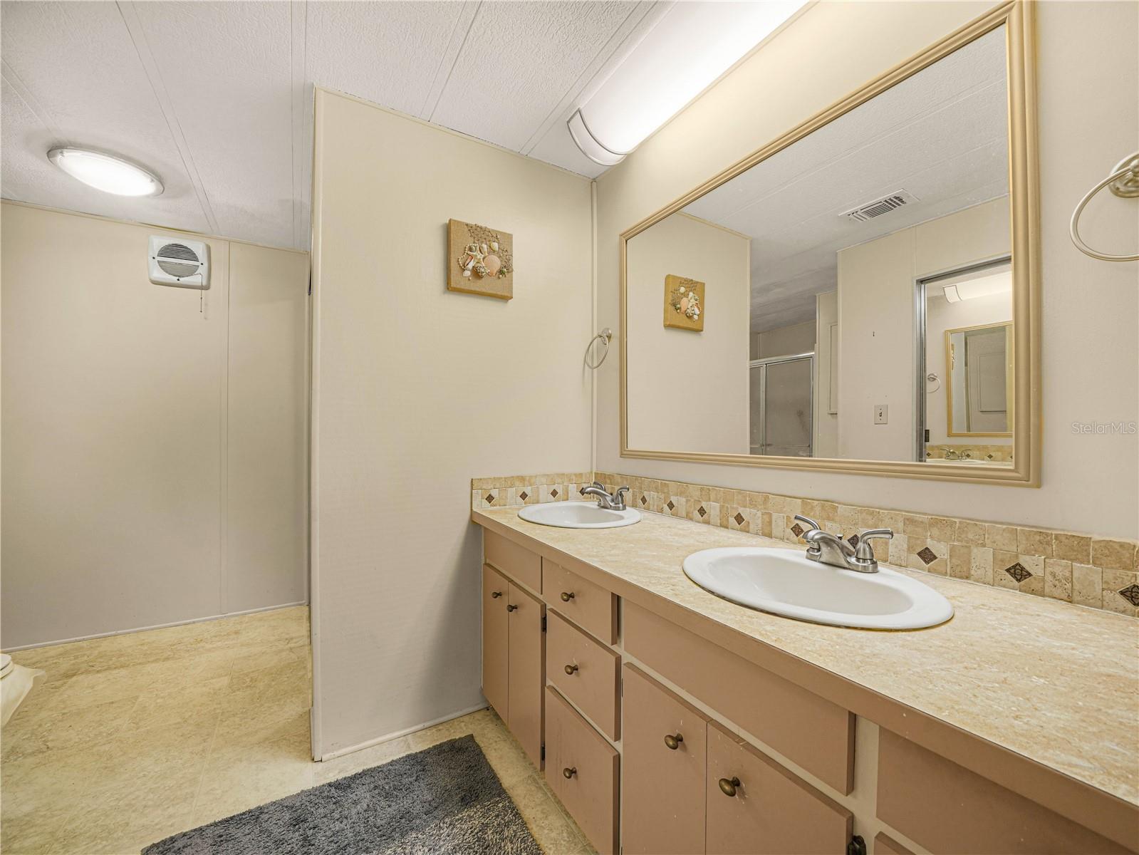 FOXWOOD LAKE ESTATES PH 01 - Residential