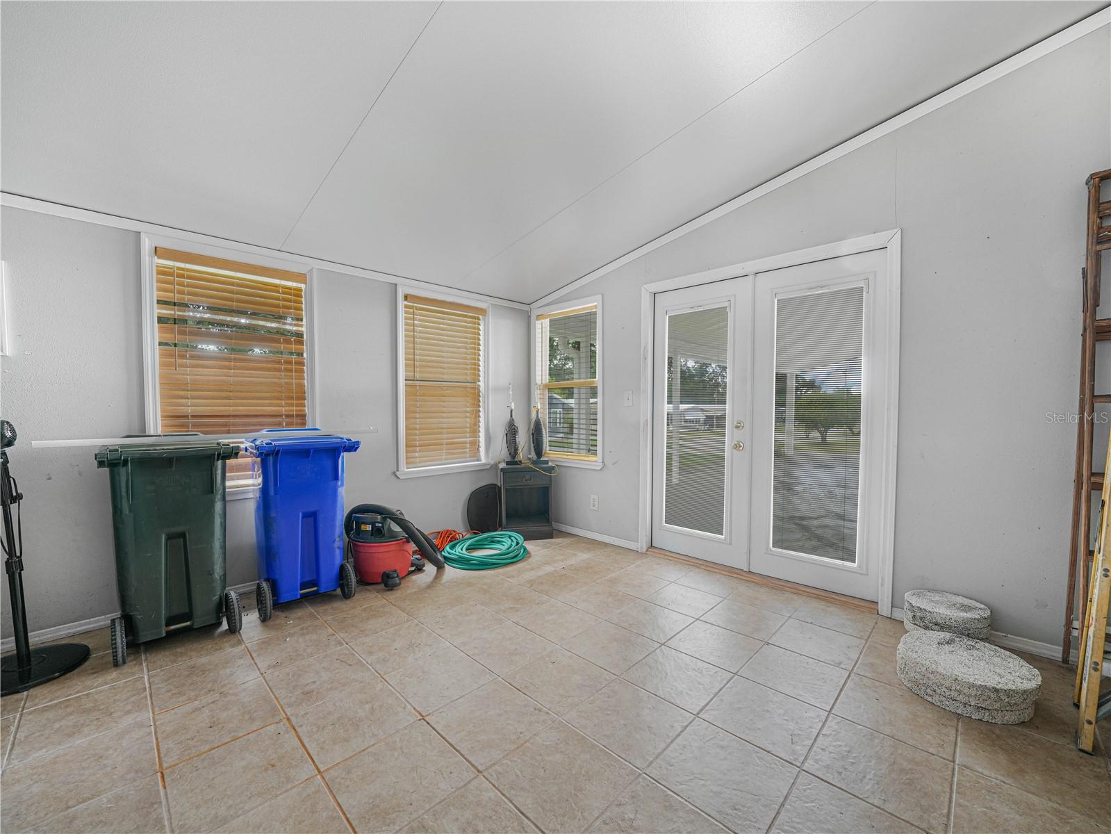 FOXWOOD LAKE ESTATES PH 01 - Residential
