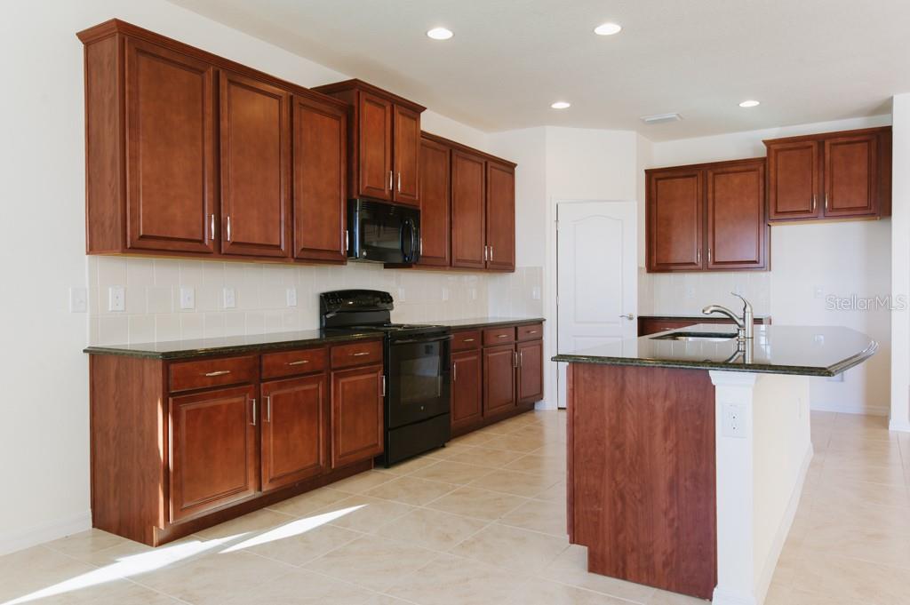 DEL TIERRA PH I - Residential Lease