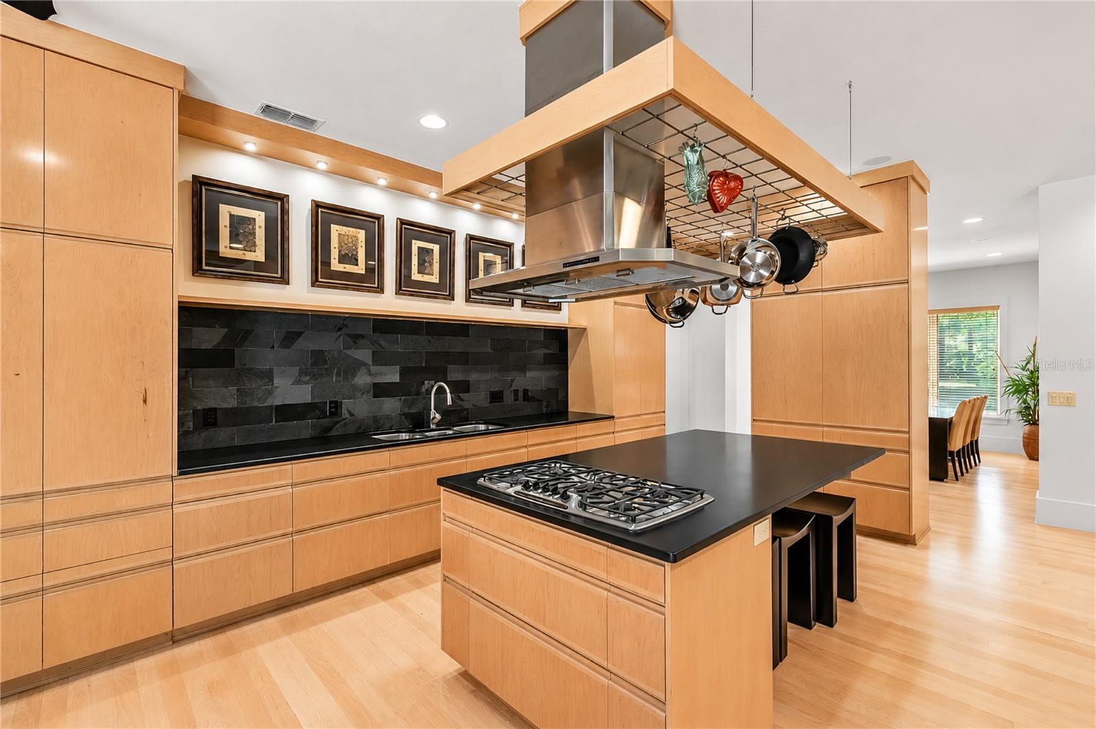 BELLECHASE LAURELS - Residential