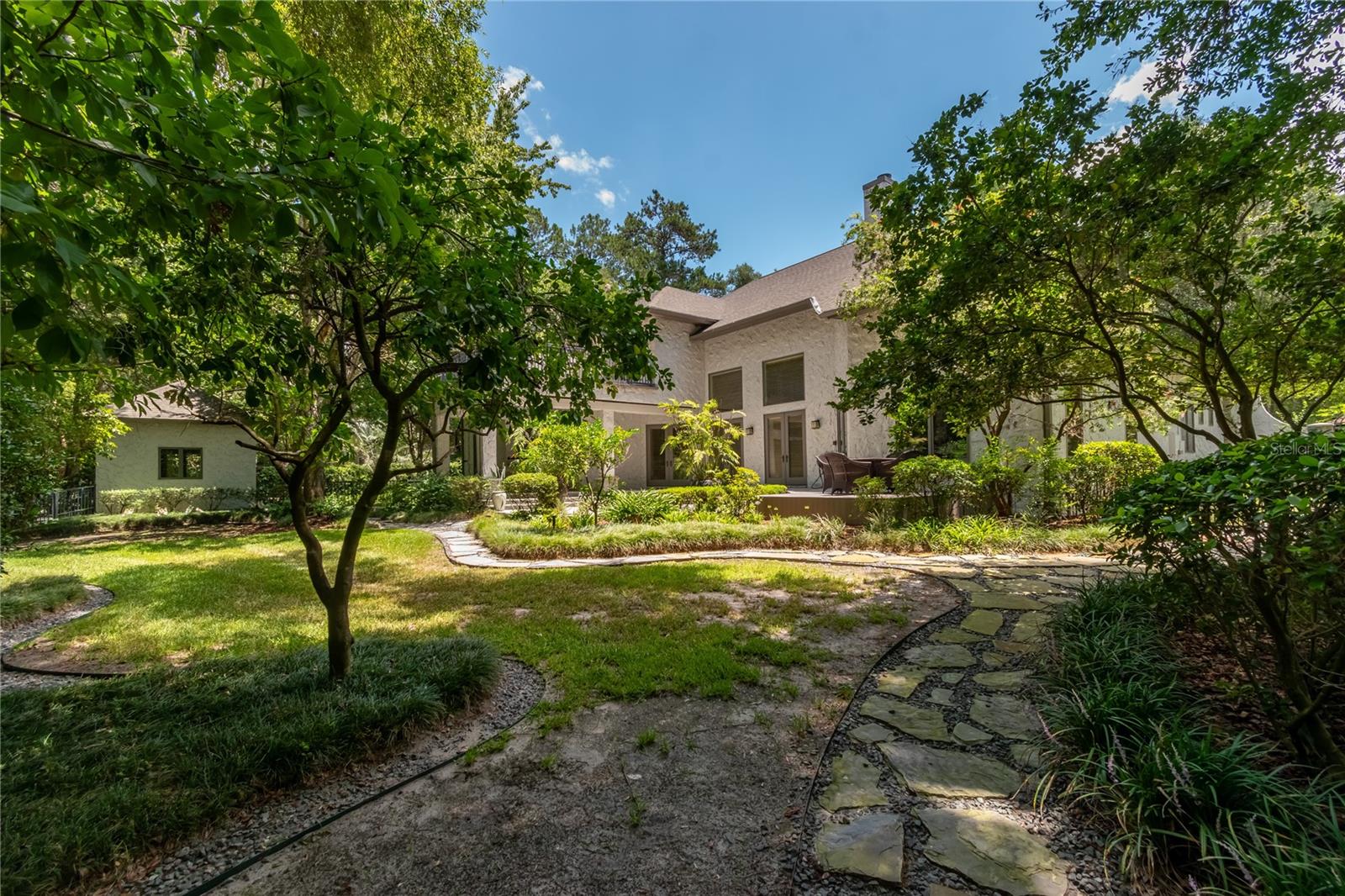 BELLECHASE LAURELS - Residential